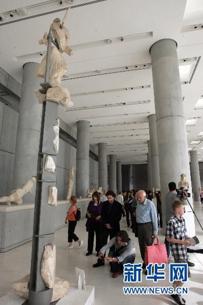 古希腊“卡利马科斯的胜利”雕塑修复后展出