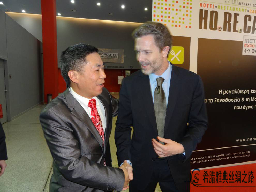 希腊文化旅游部长帕夫洛斯和我社兰孝程总经理亲切交谈